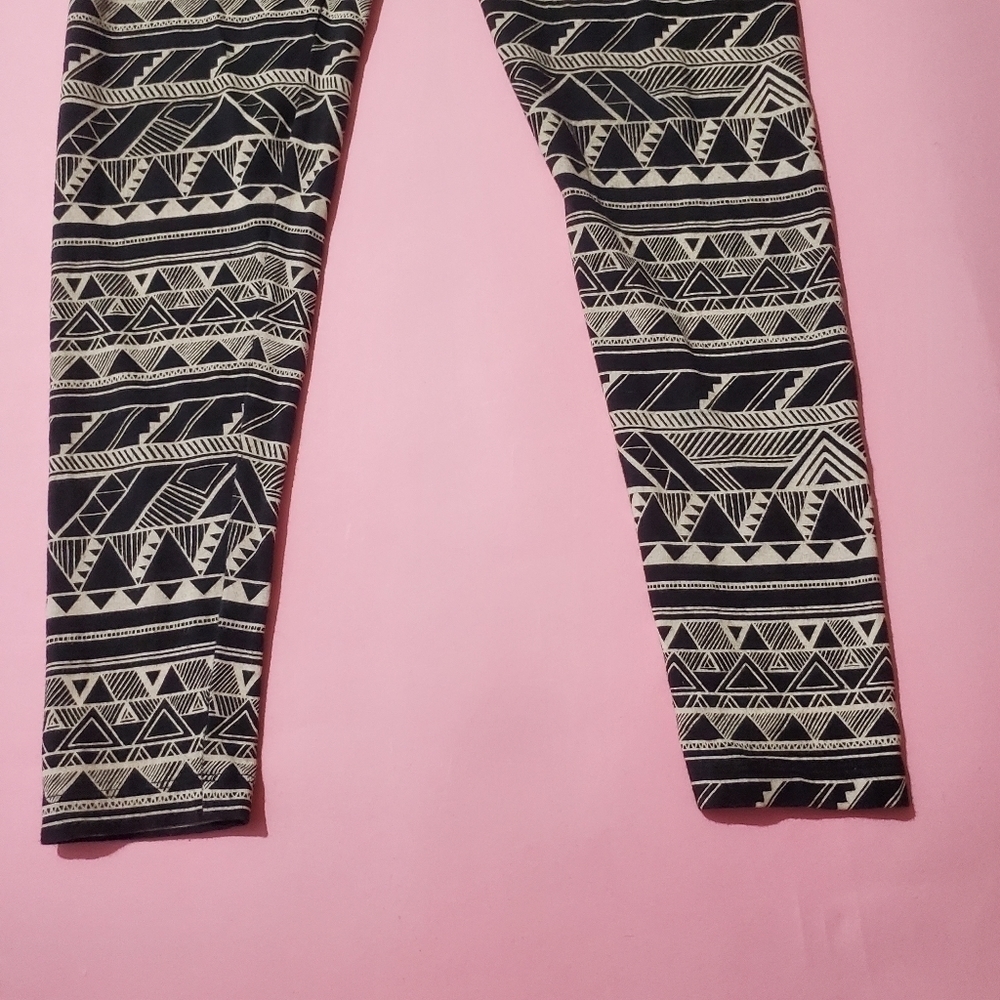 Pink Victoria's Secret Patterned Triangle Mozaic Geometric Studs Leggings - Picture 3 of 7